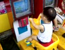 市場前の子供の乗り物