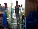 コンビニでビニール傘を窃盗し動画をあげるゴミ