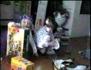 任天堂６４をもらって狂喜する子供たち。顔に注目！