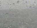 窓に水を掛けただけ