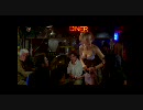 映画 2048 / Lost City Raiders で巨乳のウエィター