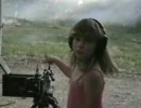 【機関銃乱射】幼女が機関銃をぶっ放す。