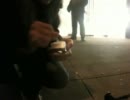 ipone を都会の地面に貼り付けるイタズラ