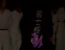 ドライアイ先輩の背後に現れるドライアイ先輩