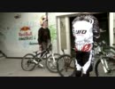 廃墟の中を自転車で激走！