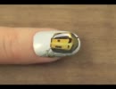 ネイルに描いた車が走るコマ撮りアニメ