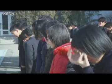 金正日の死去で泣いてる朝鮮人にこち亀のBGMをつけたみた
