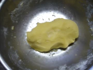 職場の同僚のためにタルトつくるよ