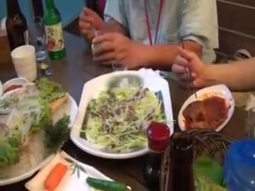 日本名物の寿司を家族で食べに行きました。