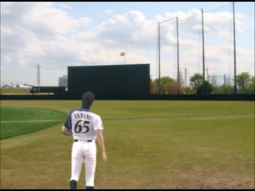 大遠投をする多田野数人