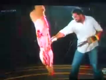 【グロ】インドのおじさんがカタールの使い方を教えてくれるよ【注意】