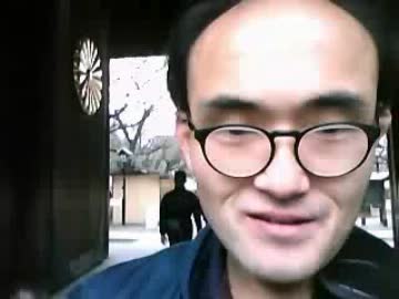 カツヒコ　靖国神社で無断撮影を注意される