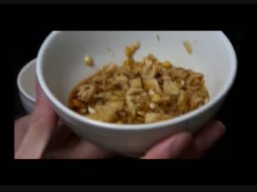 鶏皮とネギを酢醤油で和えたん。