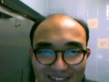 カツヒコ　愚痴ったあと入ったトイレに紙がなくてピンチに