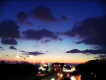 『騒然たる住宅街を壮観、連なる開放感。』