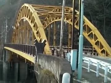 極寒の湖、橋の上からムーチング釣りでニジマス狙いだったんだが・・