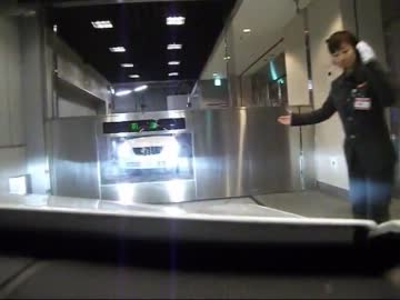 【車載動画】東京･新丸の内ビルの機械式駐車場に入庫してみた