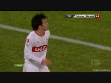 キーパーが一歩も動けないゴールを決める岡崎慎司