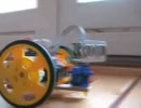 叩けそうなモノは探さず避けるロボット