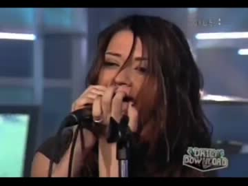 Flyleaf - I'm So Sick (Live on Daily Download)
