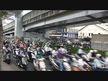台湾のスクーター通勤ラッシュ