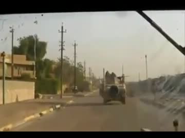 【イラク】 IED攻撃を受けるアメリカ軍車両と兵士を蝕むTBI【車載カメラ】