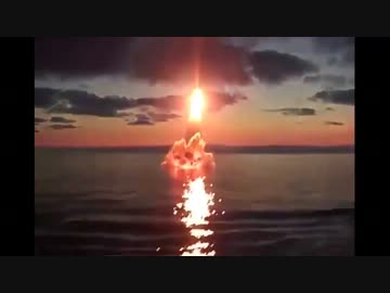 一度水中に潜ってから空中に飛んで爆発するミサイル