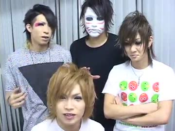 【赤い実】ローソンクルーです！【はじけた】