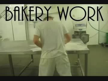 パン屋さんがパンを作る（海外）