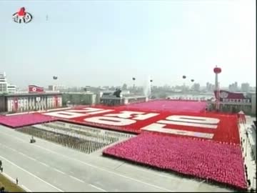 金日成主席生誕100周年式典 戦闘機のシーン