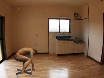椅子で遊ぶ先輩