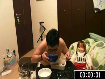 ペヤング特盛を音速で食う。