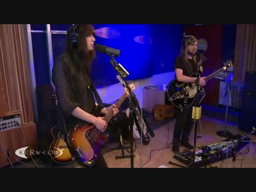 Band of Skulls performing - Lay My Head Down
