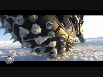 【氷上決戦】 ヤマハ YZF-R1 vs ポルシェ 911 GT3 RS