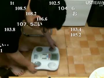 キーマカレーを作りながら雑談する石川典行 4/4