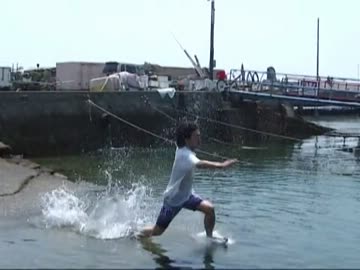 【こぢゃ】水の上を走ってみた。