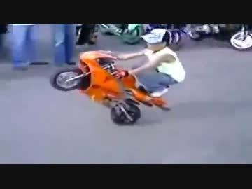ポケバイを自在に操る子供