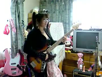 ベースやってｶﾚｺﾚ1か月ちょっと♪ドミノラインマネ♪