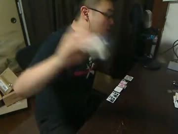 ウナを褒め称える石川