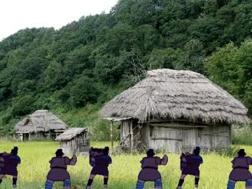 バケツリレーをする樵.exe