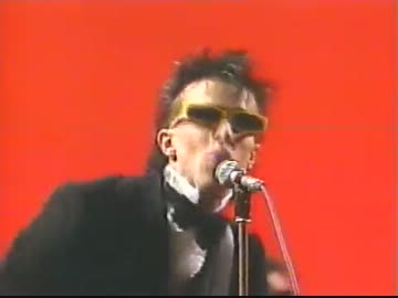 Toy Dolls／James Bond Lives Down Our Street