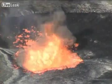火山湖の底にゴミを捨てたらマグマが噴出した　【大惨事】