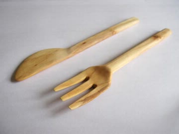 桜の木からフォークとナイフを作ってみた