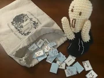 【手芸祭出品作】カルトナージュでルーンを作ろう【ムンクさん】