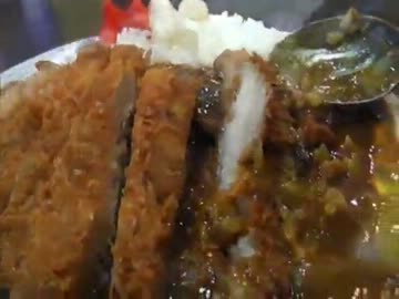 噂のカツカレーを食べて来ました。