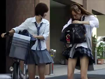 女子高生声優　パンチラ