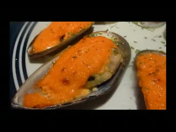 アメリカの食卓 70  ダイナマイトムール貝を食す！