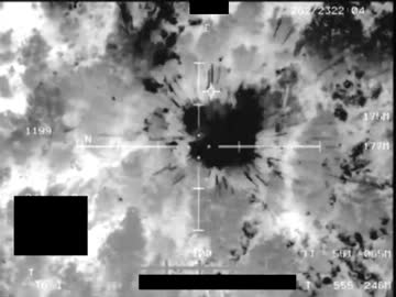 AC-130H の ガンカメラが捉えた無慈悲な攻撃の映像