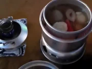 夜の海でおでんをつついた