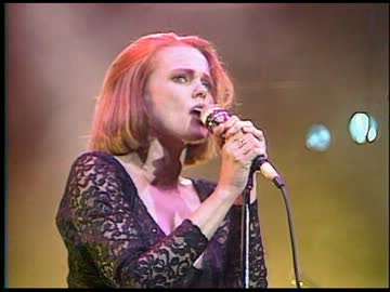 Belinda Carlisle／Heaven Is A Place On Earth [Live] 1990